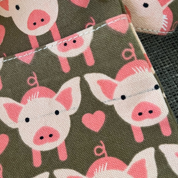 Bungalow 360 Pig Crossbody Bag and Matching Coin Case - Picture 9 of 9